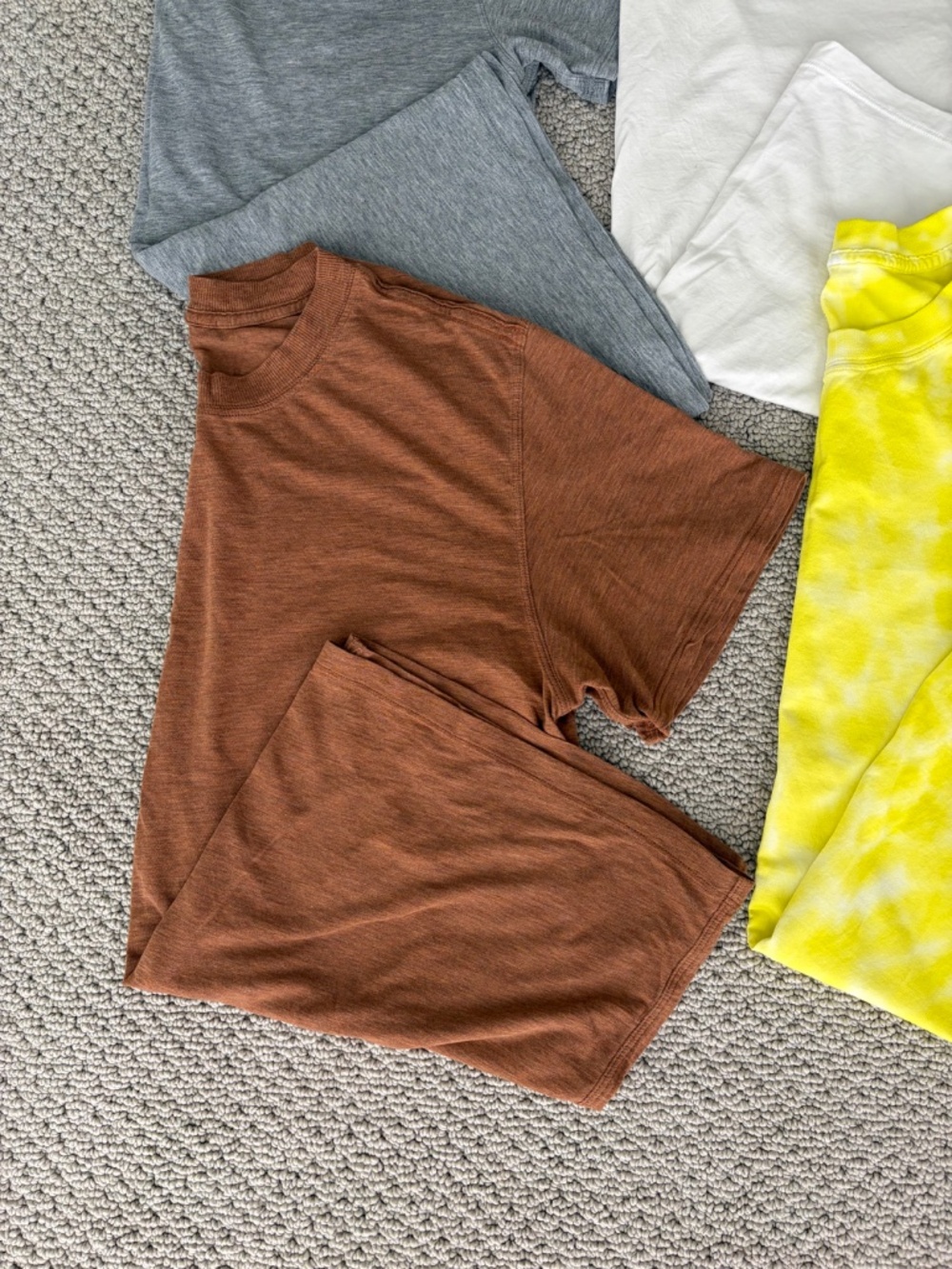 Lululemon (5) All Yours Cotton T-Shirt and (1) sleeveless tank top / 6 items siz - Picture 7 of 7